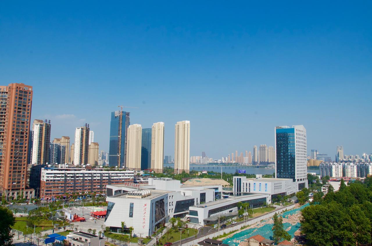 Metropolo, Wuhan, Wuchang Jiangtan Jiyuqiao Subway Station Екстер'єр фото